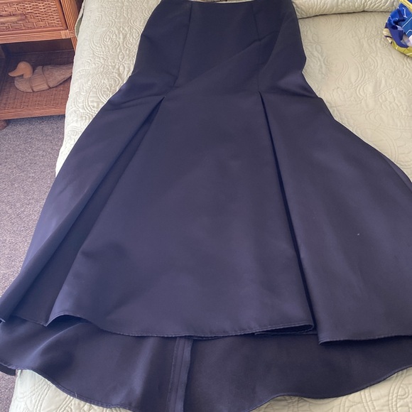 In excellent like new condition CACHE flair size S maxi evening linned skirt . - Picture 6 of 13